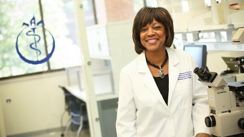 网曝网 president Valerie Montgomery Rice hopes the Black community will believe trusted messengers and advocates when the time comes to get vaccinated.